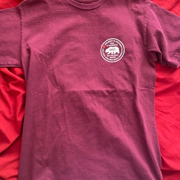 12 T-Shirts, 1 Sweater and 2 Flannel - Picture 8 of 15